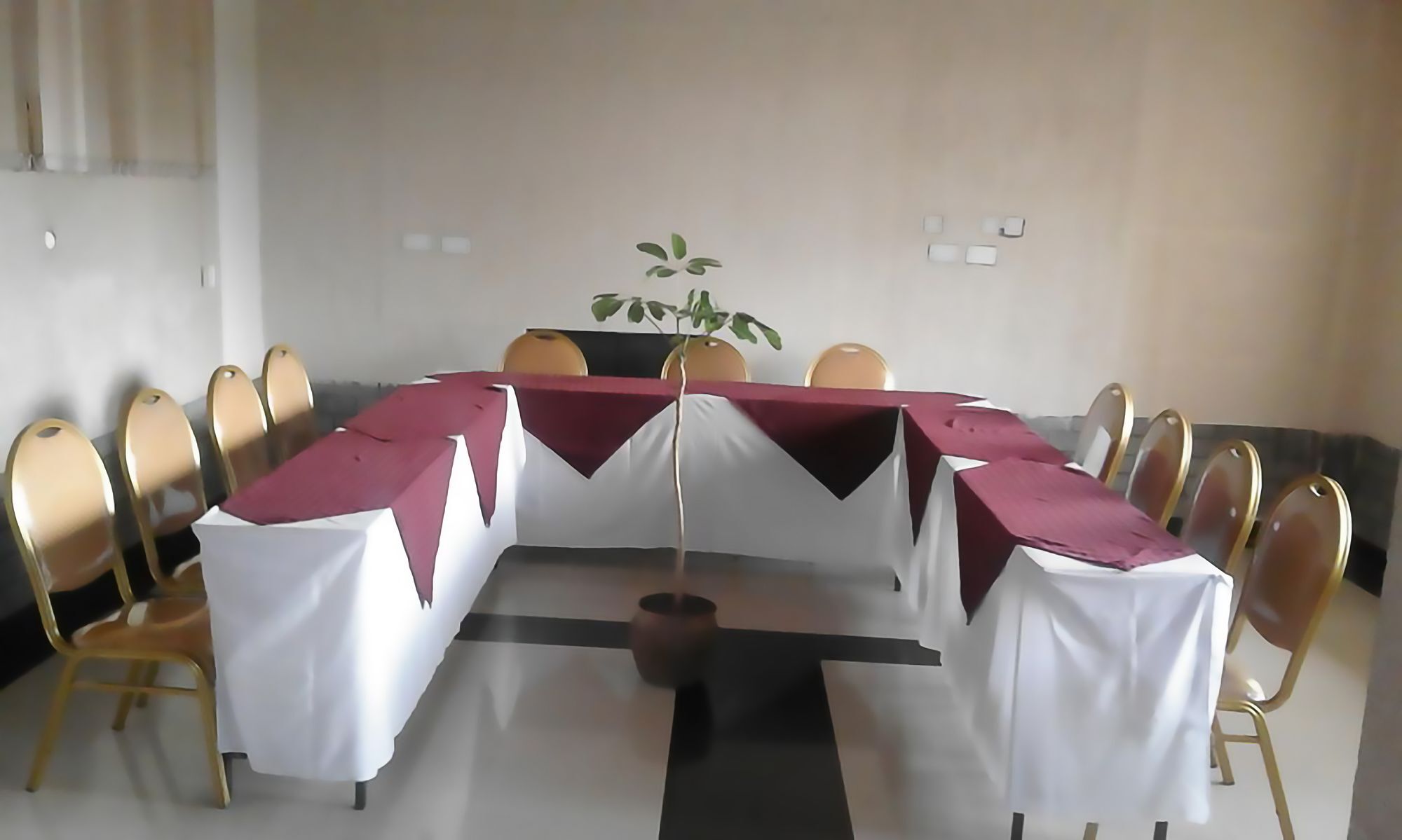 Bison Hotel Накуру Экстерьер фото